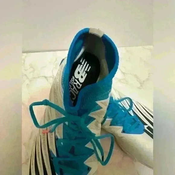 SpikedTrack shoes ! NewBalance ‘silent hunter’ running track shoes. size 10 1/2